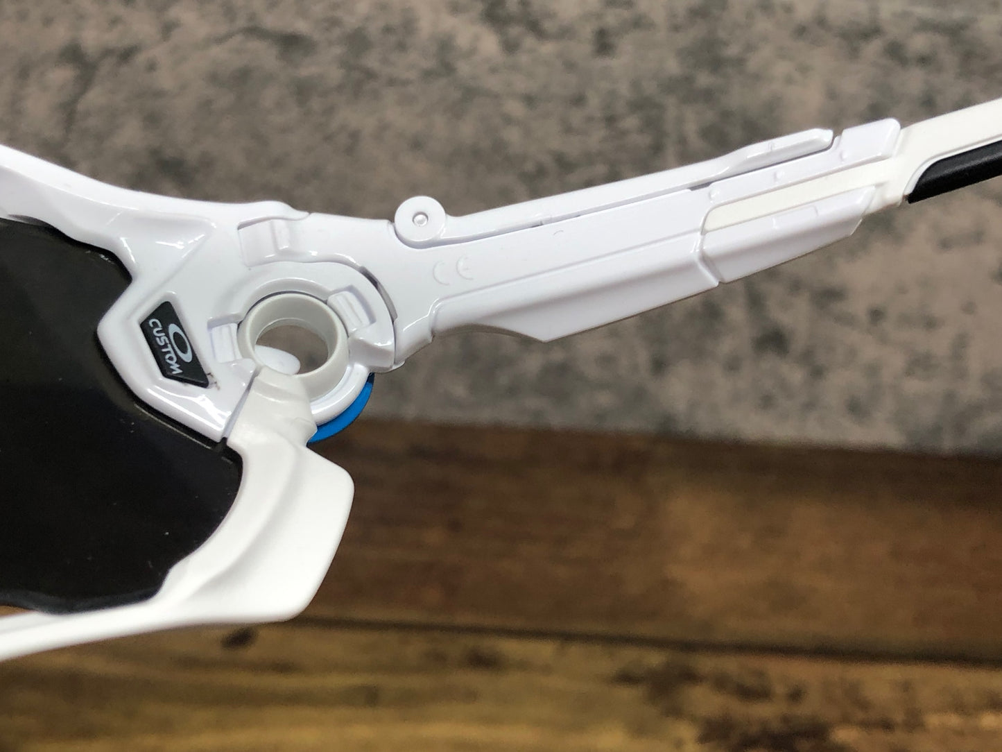 IT246 オークリー OAKLEY JAWBREAKER サングラス アイウェア 白 PRIZMレンズ