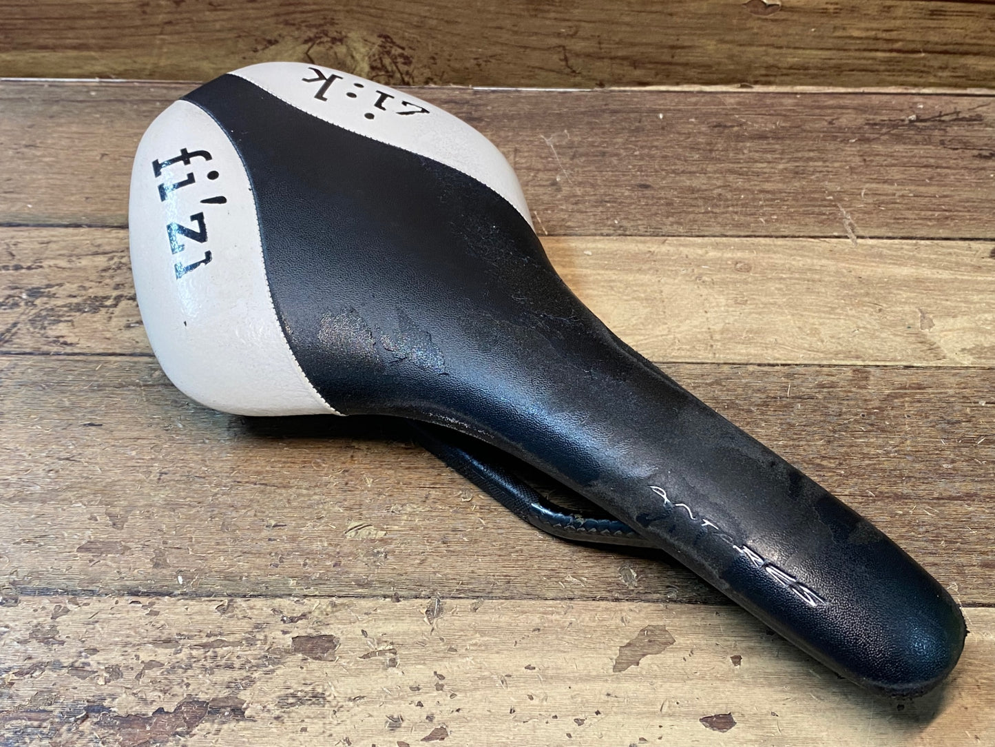 IM985 フィジーク fizik アンタレス ANTARES カーボンレール