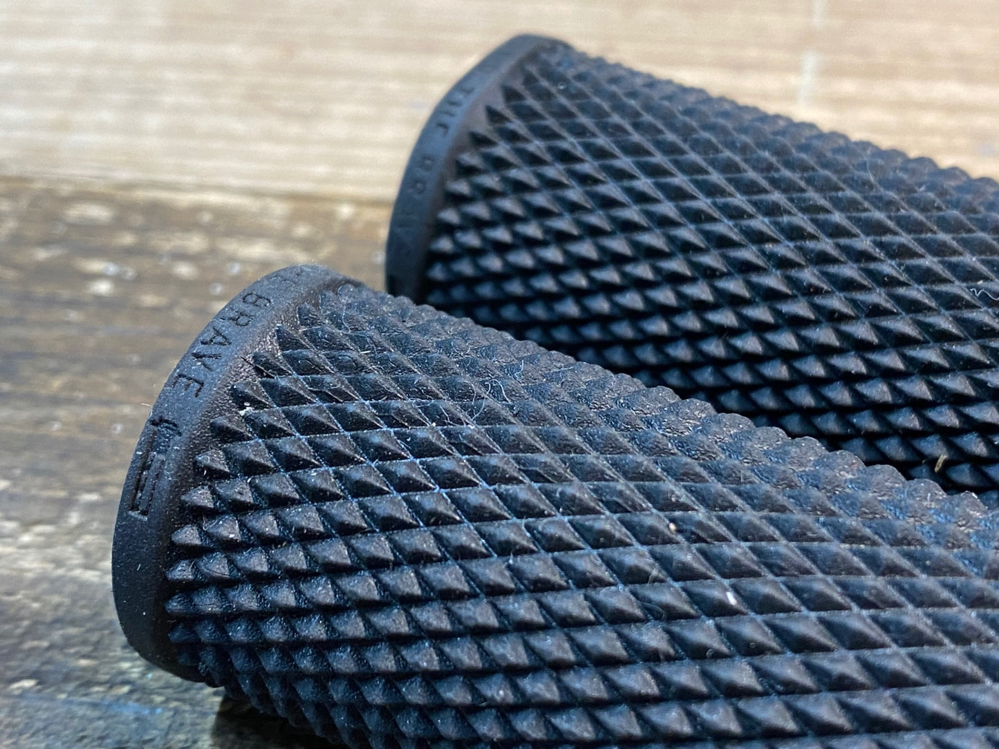 IL494 DMR DEATHGRIP グリップ 黒 Φ22.2 別途カラー付属