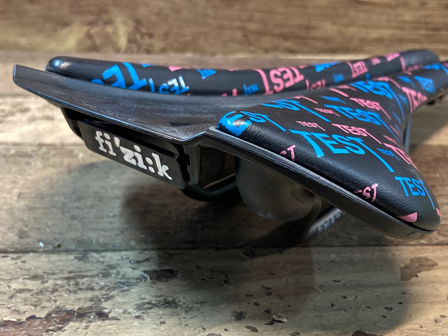 IL828 フィジーク fizik アンタレス ANTARES VERSUS EVO R3 サドル 黒 TEST REGULAR