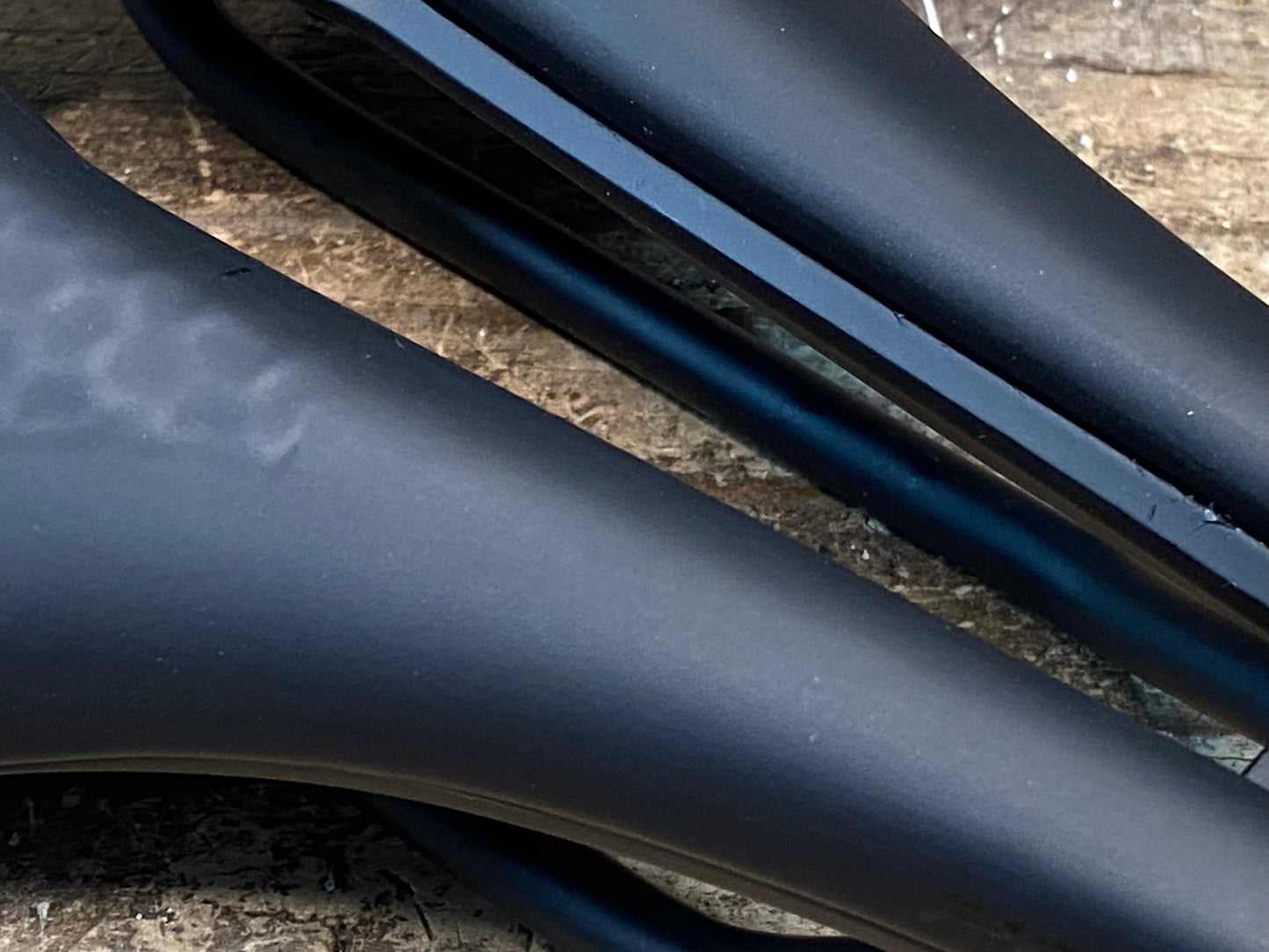 IY564 スペシャライズド SPECIALIZED POWER EXPERT MIRROR サドル 黒 143mm