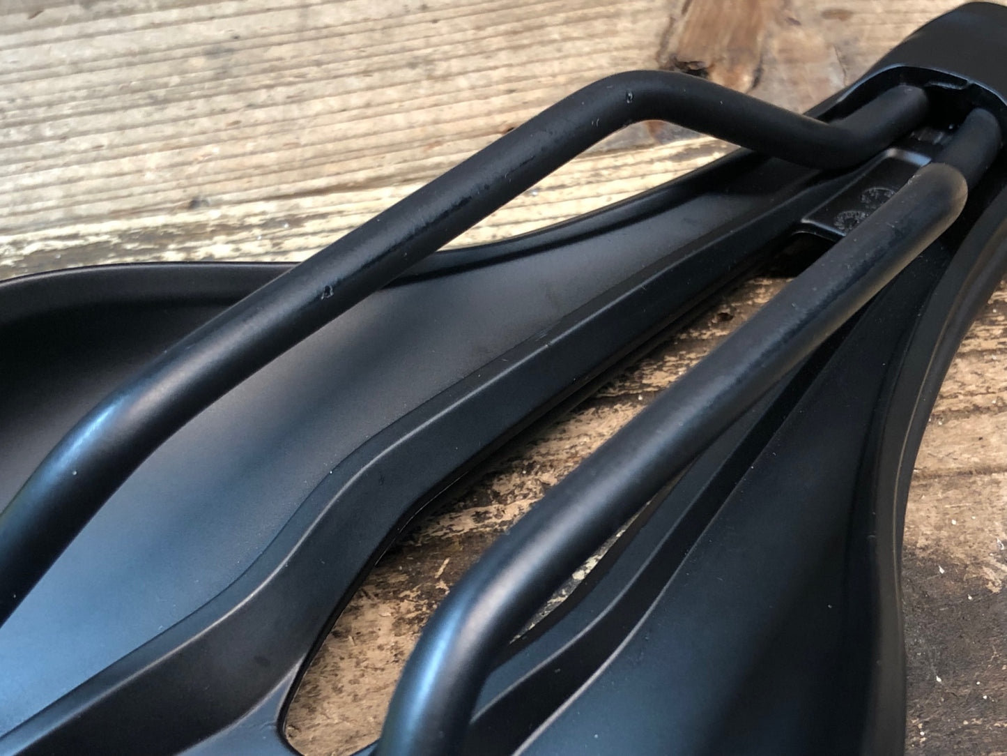 IY566 スペシャライズド SPECIALIZED POWER EXPERT MIRROR サドル 黒 130mm HOLLOW Tiレール