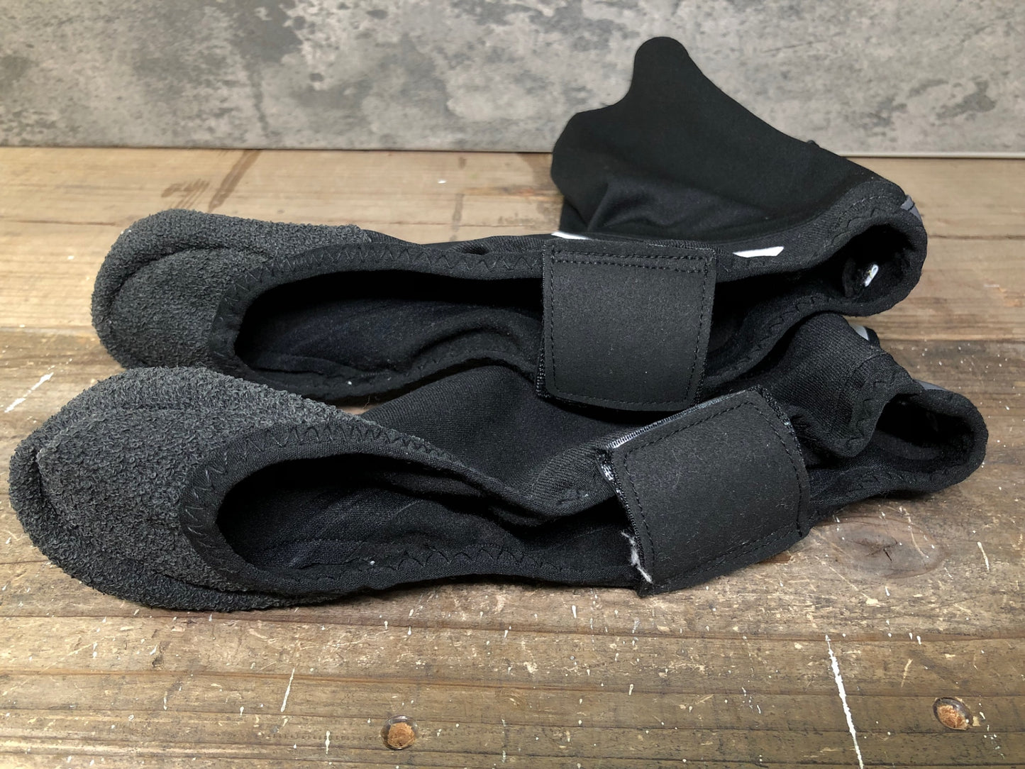 IO968 ドットアウト DOT OUT シューズカバー ブラック L