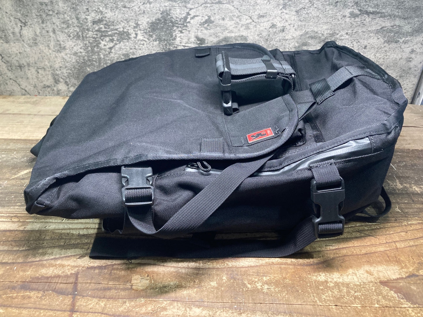 IU084 クローム CHROME WARSAW MEDIUM BACKPACK リュック バックパック 黒