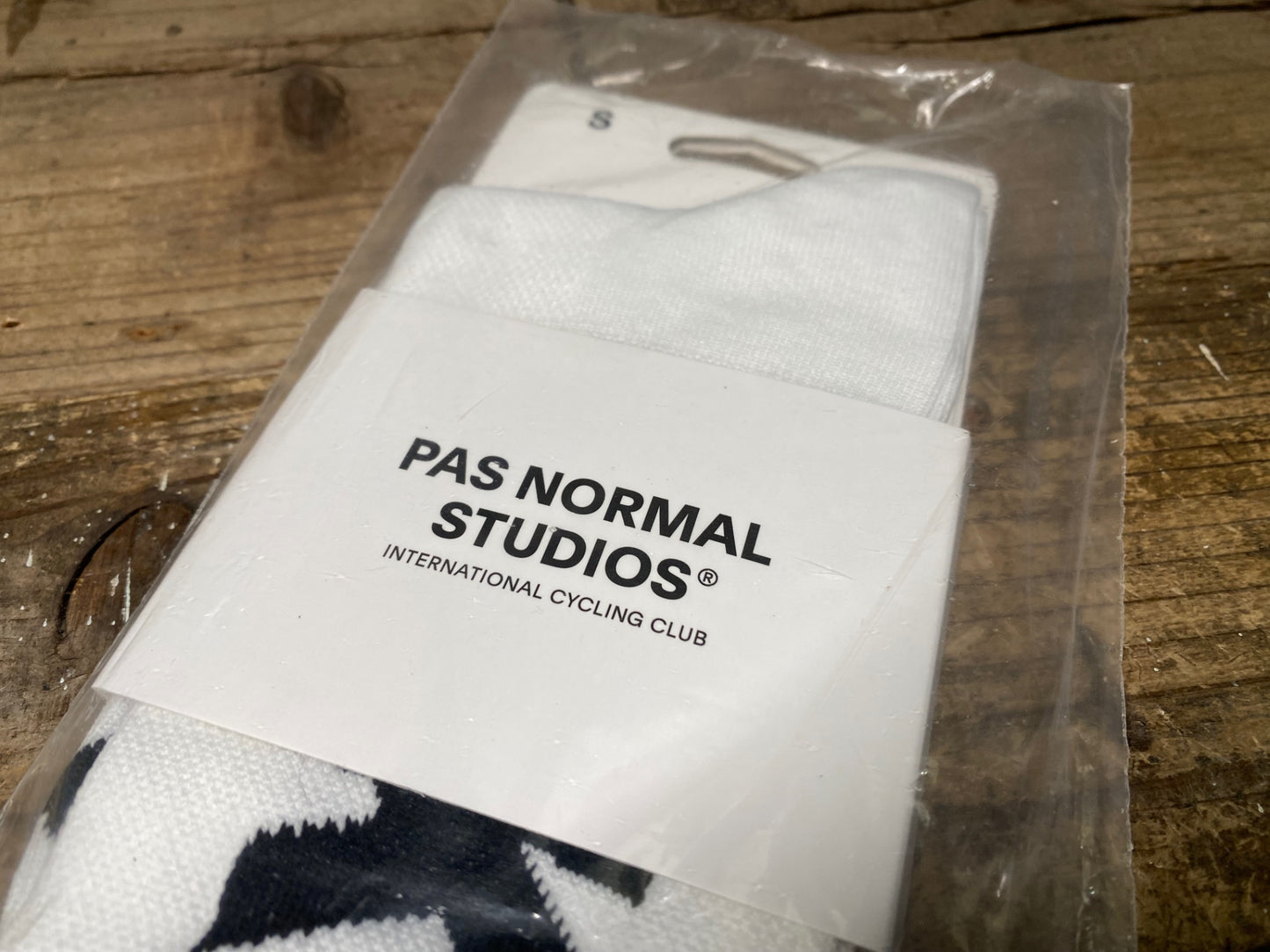 IU957 パスノーマルスタジオ PAS NORMAL STUDIOS T.K.O MECHANISM SOCKS ソックス 白 S
