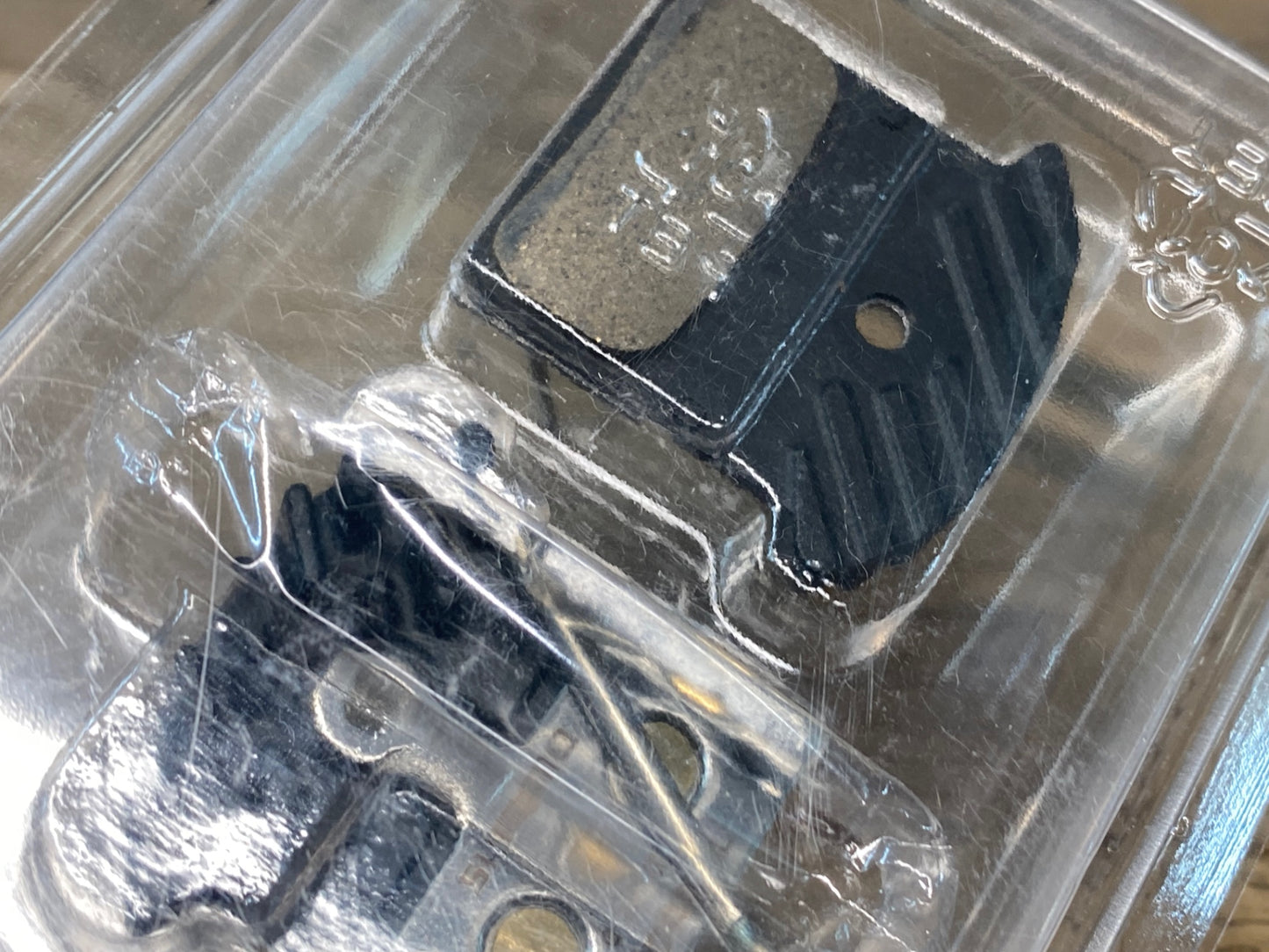 IQ967 シマノ SHIMANO J04C ディスクブレーキパッド メタル フィン付き セット 未使用