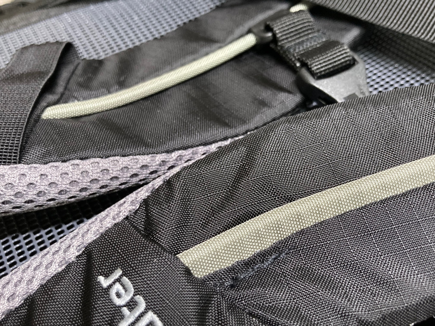 JA748 ドイター deuter velo air 20 バックパック リュック 黒