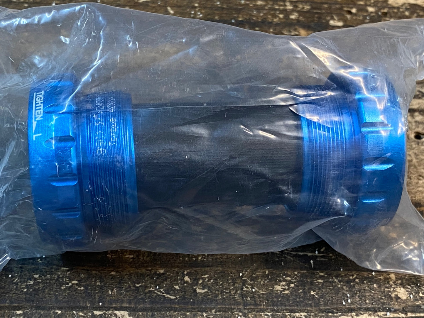 IS584 TNI セラミック ボトムブラケット BB BSA ブルー