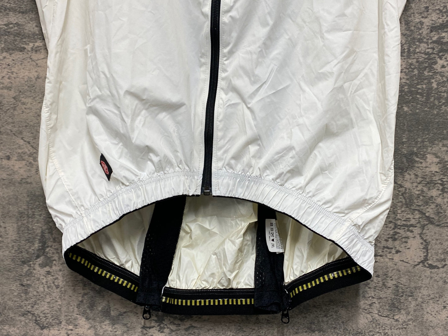 IZ650 カステリ CASTELLI ロッソコルサ ROSSO CORSA ジレ ベスト XLサイズ 白