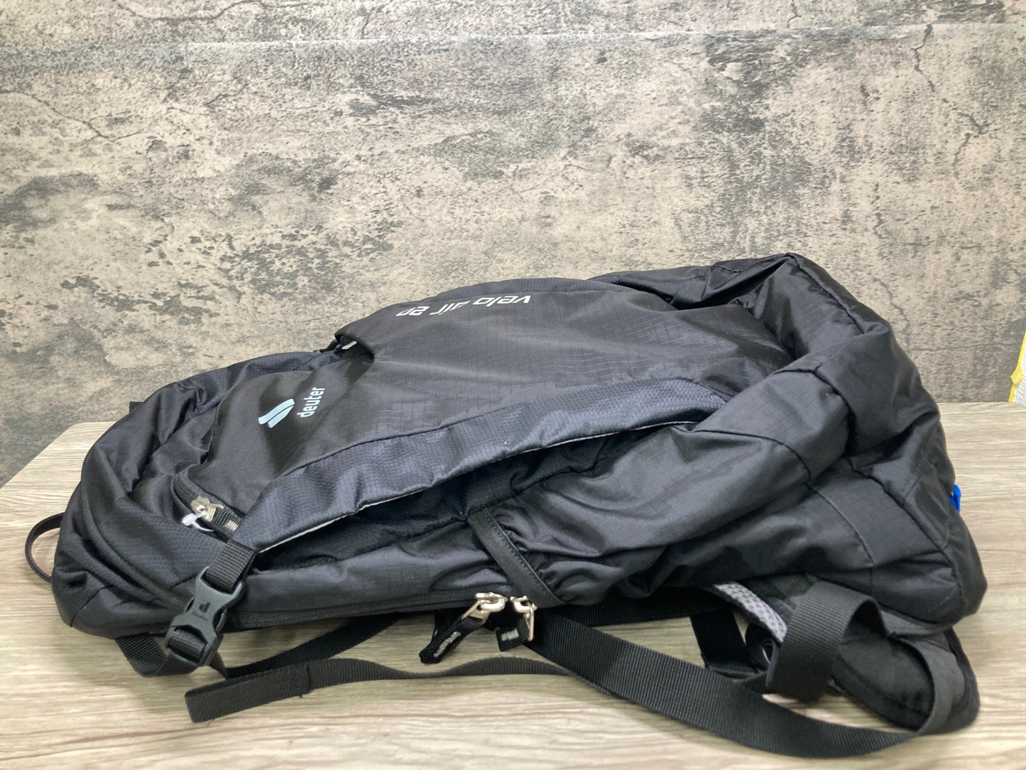 JA748 ドイター deuter velo air 20 バックパック リュック 黒