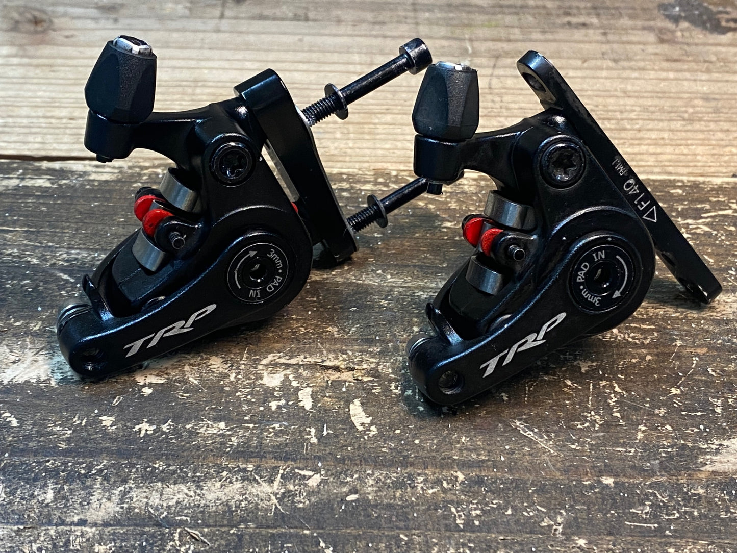 IM895 TRP SPYRE-C メカニカル ディスクブレーキキャリパー 前後セット