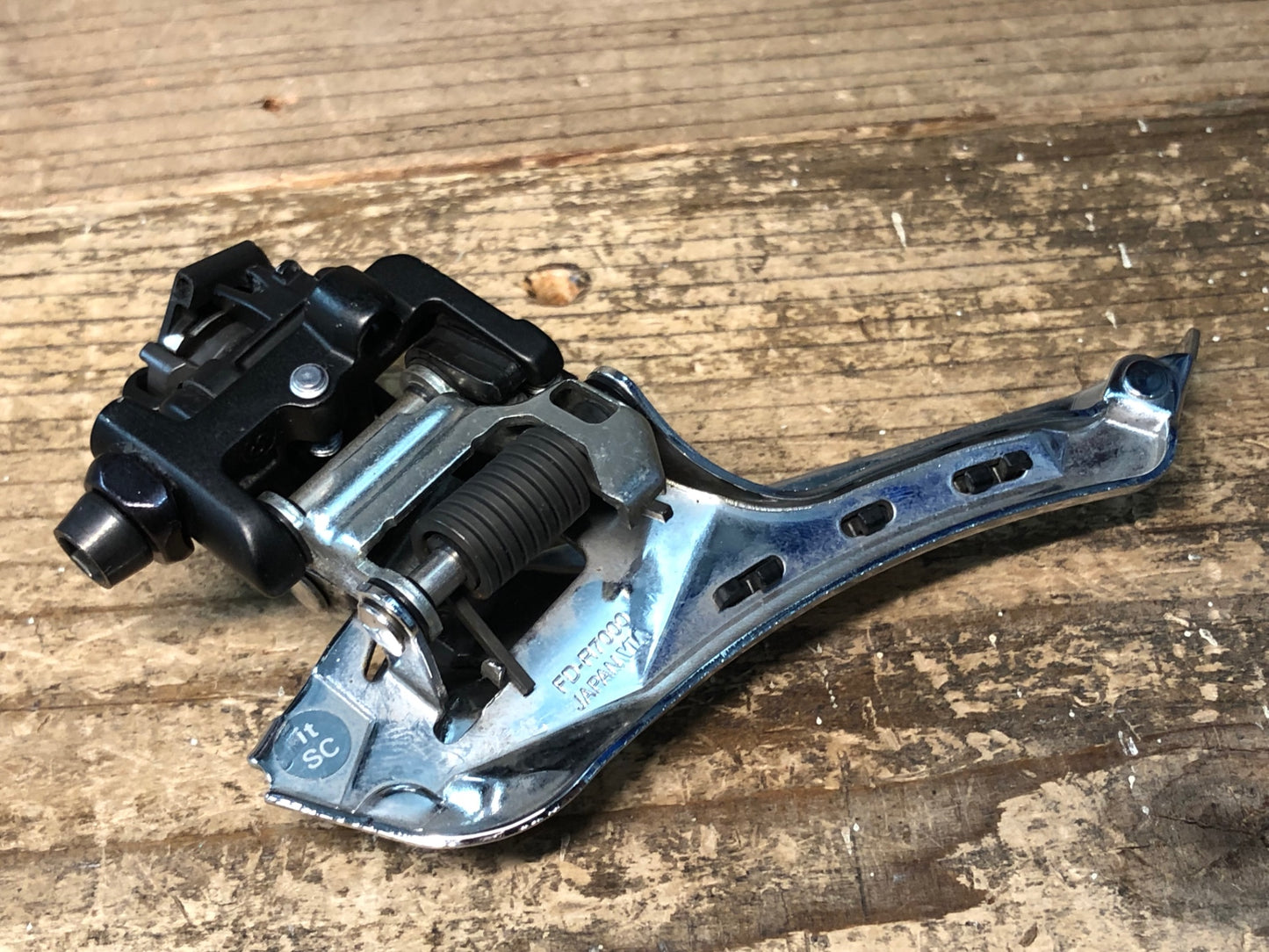 IU347 シマノ SHIMANO 105 FD-R7000 フロントディレイラー 2S 直付け 黒