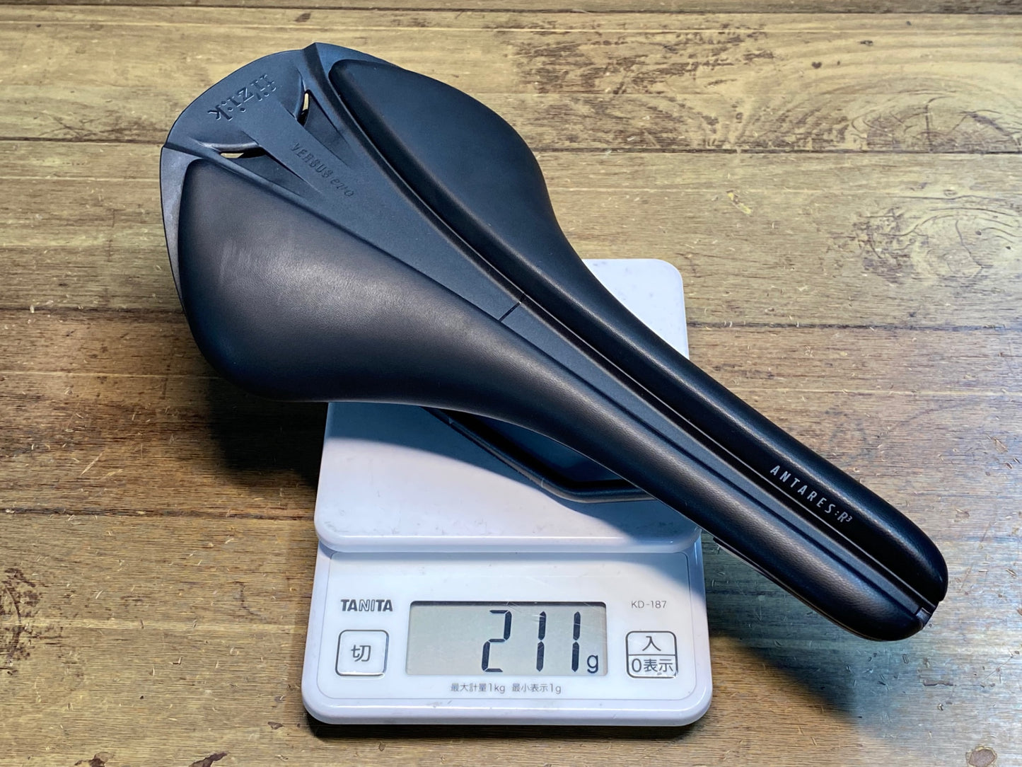 IX904 フィジーク fizik アンタレス Antares R3 VERSE evo サドル 黒 140mm kium