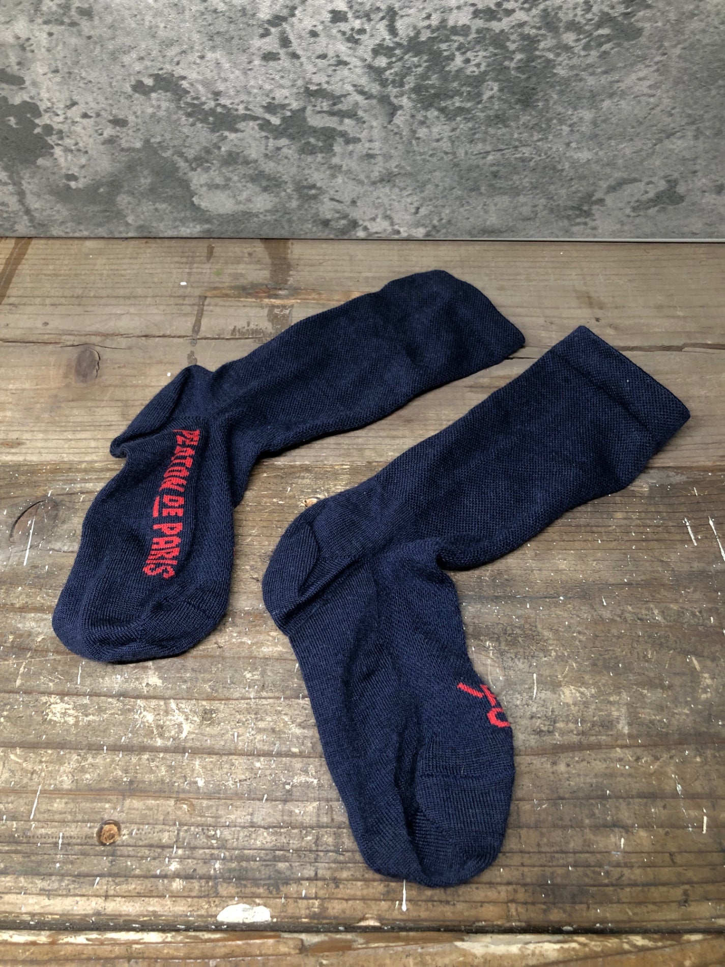 IO488 プロトンド パリ PELOTON DE PARIS ソックス 靴下 黒赤 US4~6