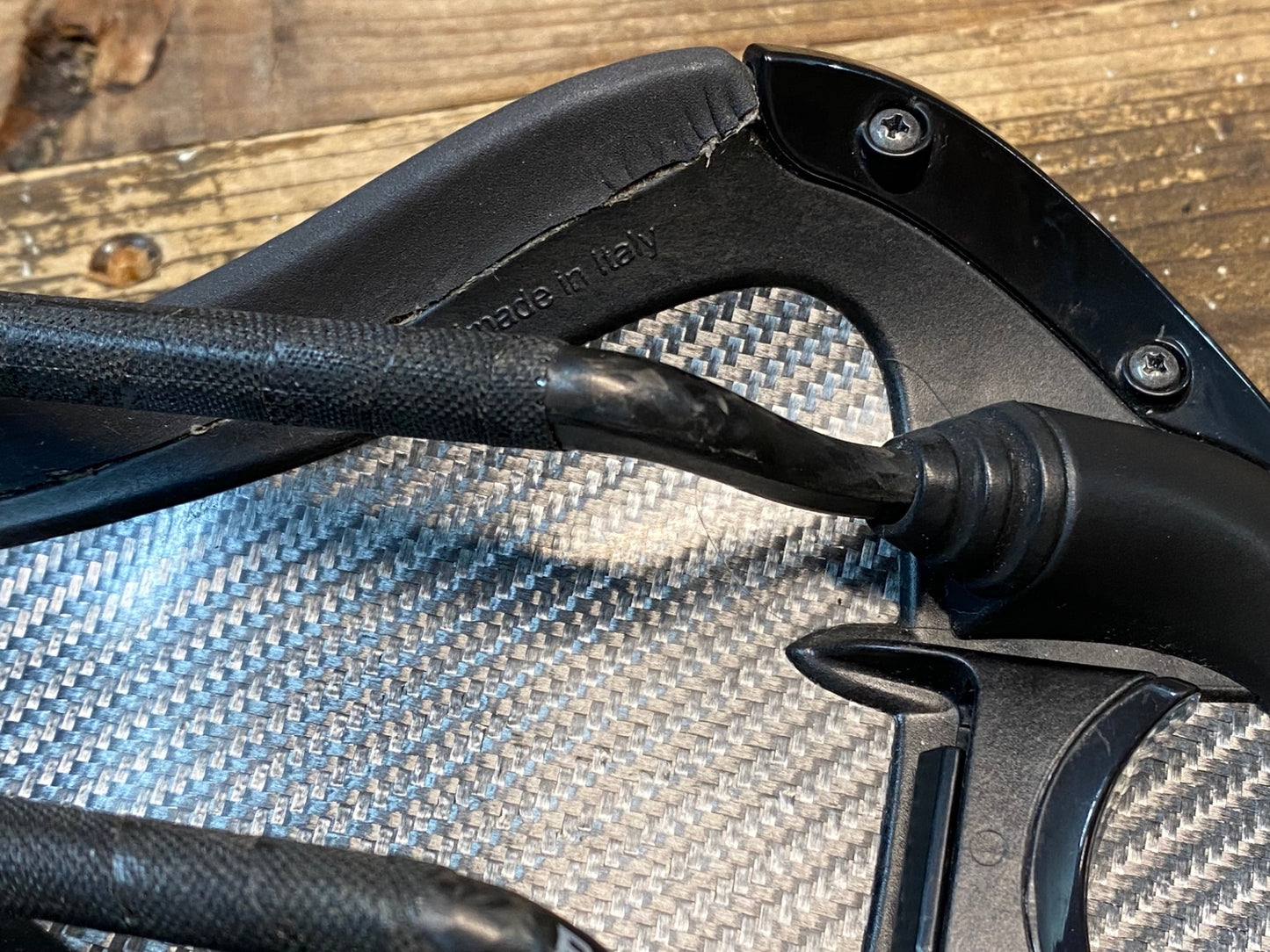 IX445 フィジーク fizik アリアンテ ALIANTE R3 サドル カーボンレール 黒青