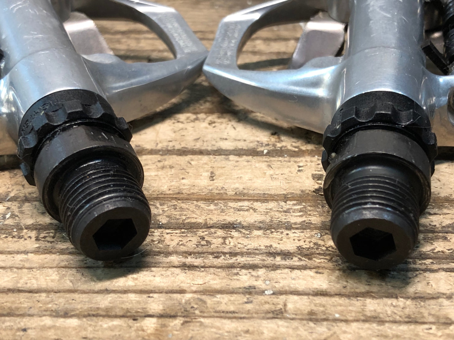 IV311 シマノ SHIMANO PD-A520 ビンディングペダル SPD シルバー