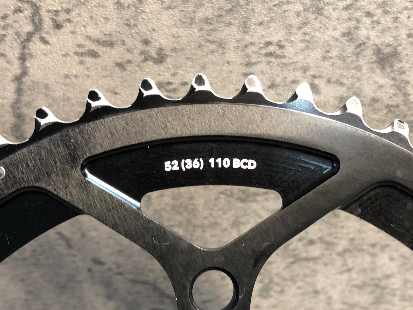 IO774 ローター ROTOR noQ アウター チェーンリング 52T BCD110