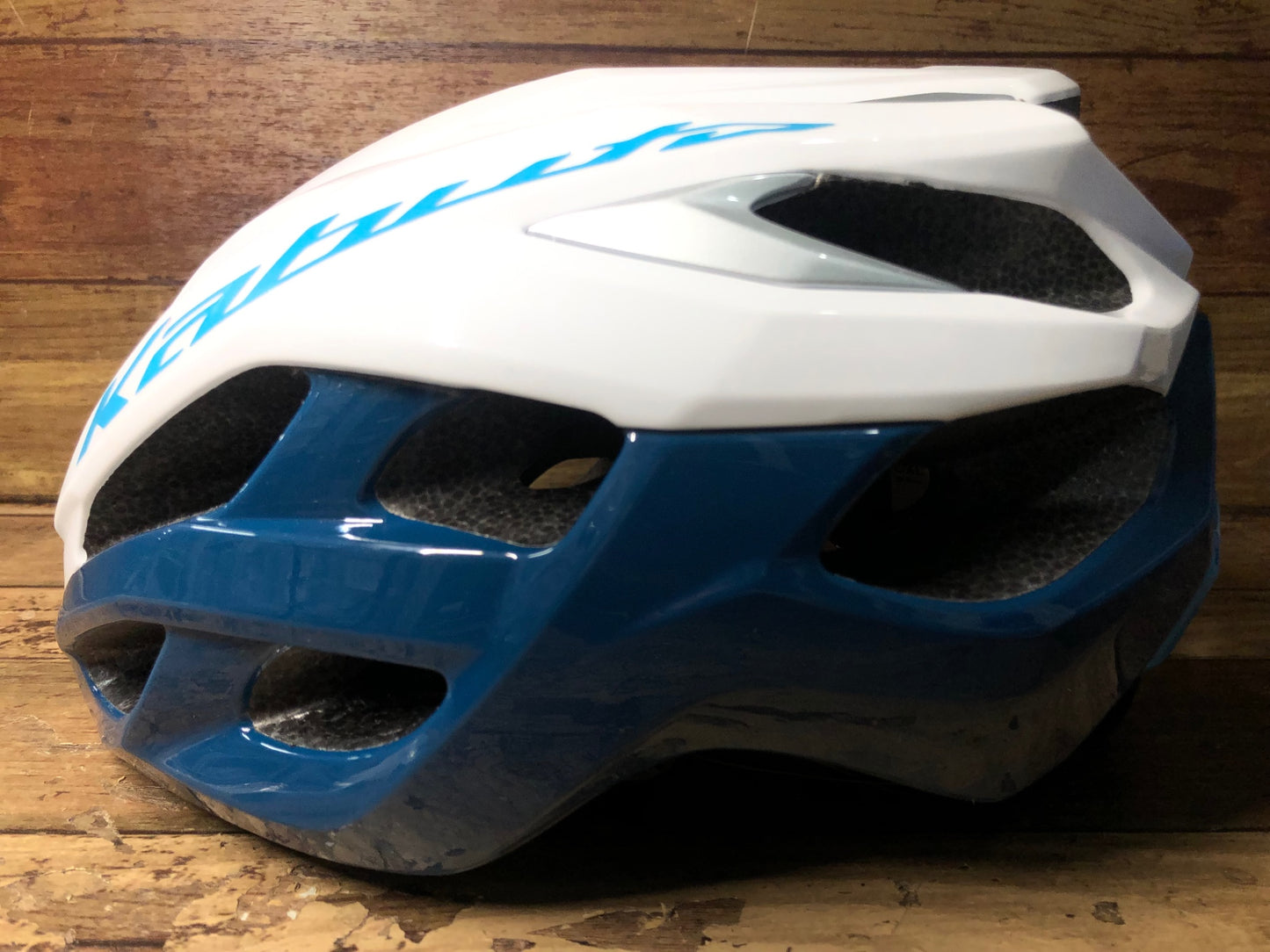HT838 カブト KABUTO ヴォルツァ VOLZZA サイクルヘルメット L/XL 白青 R0305製造