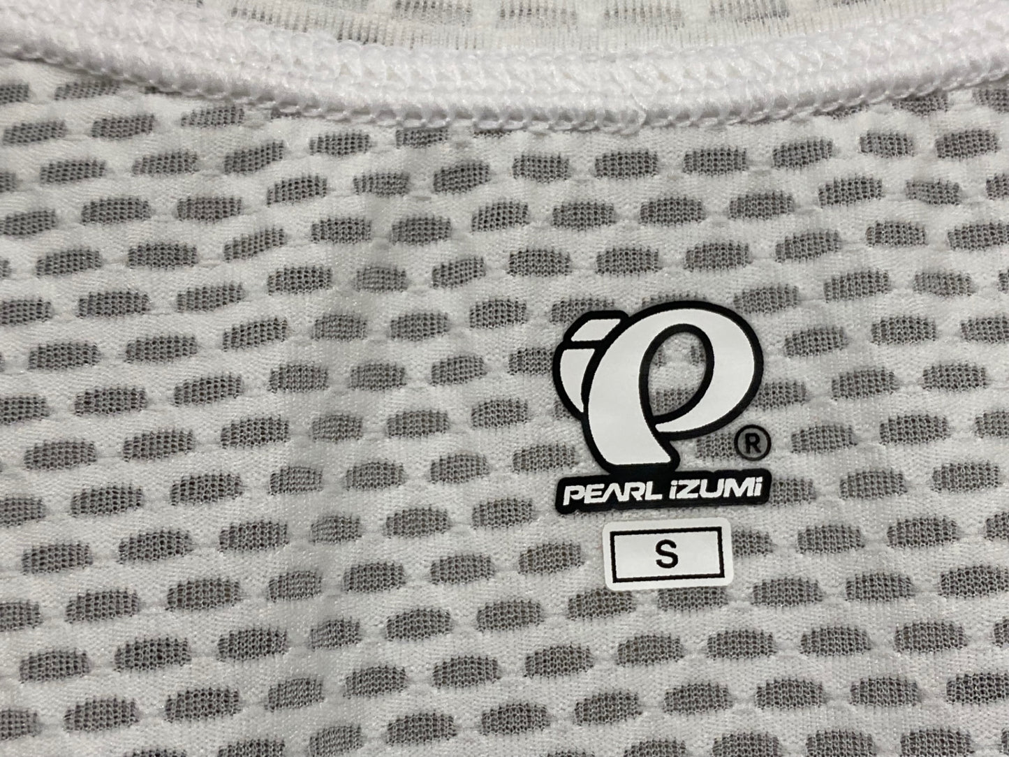 IV918 パールイズミ PEARL iZUMi ノースリーブ ベースレイヤー 白 S メッシュ