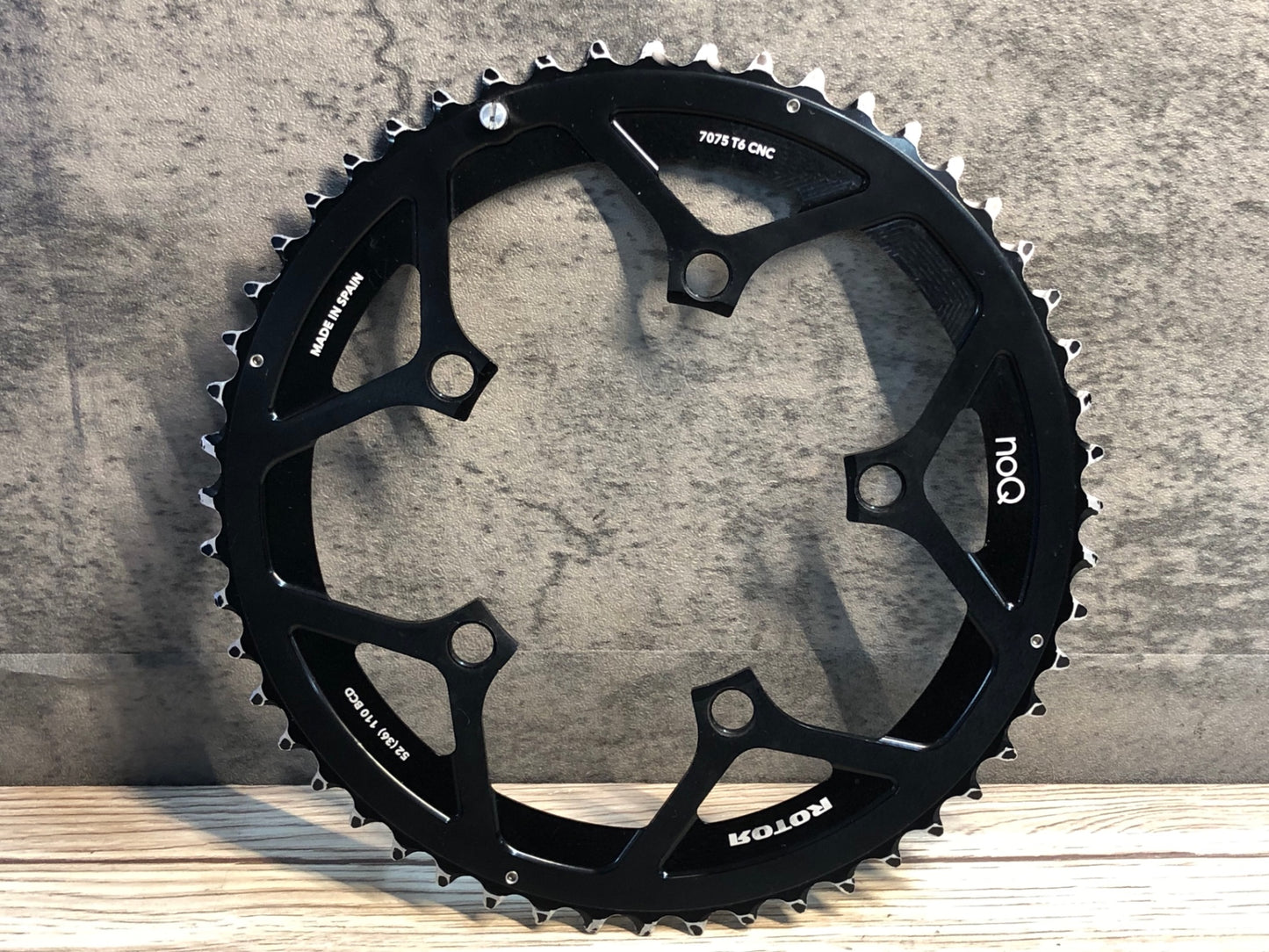 IO774 ローター ROTOR noQ アウター チェーンリング 52T BCD110