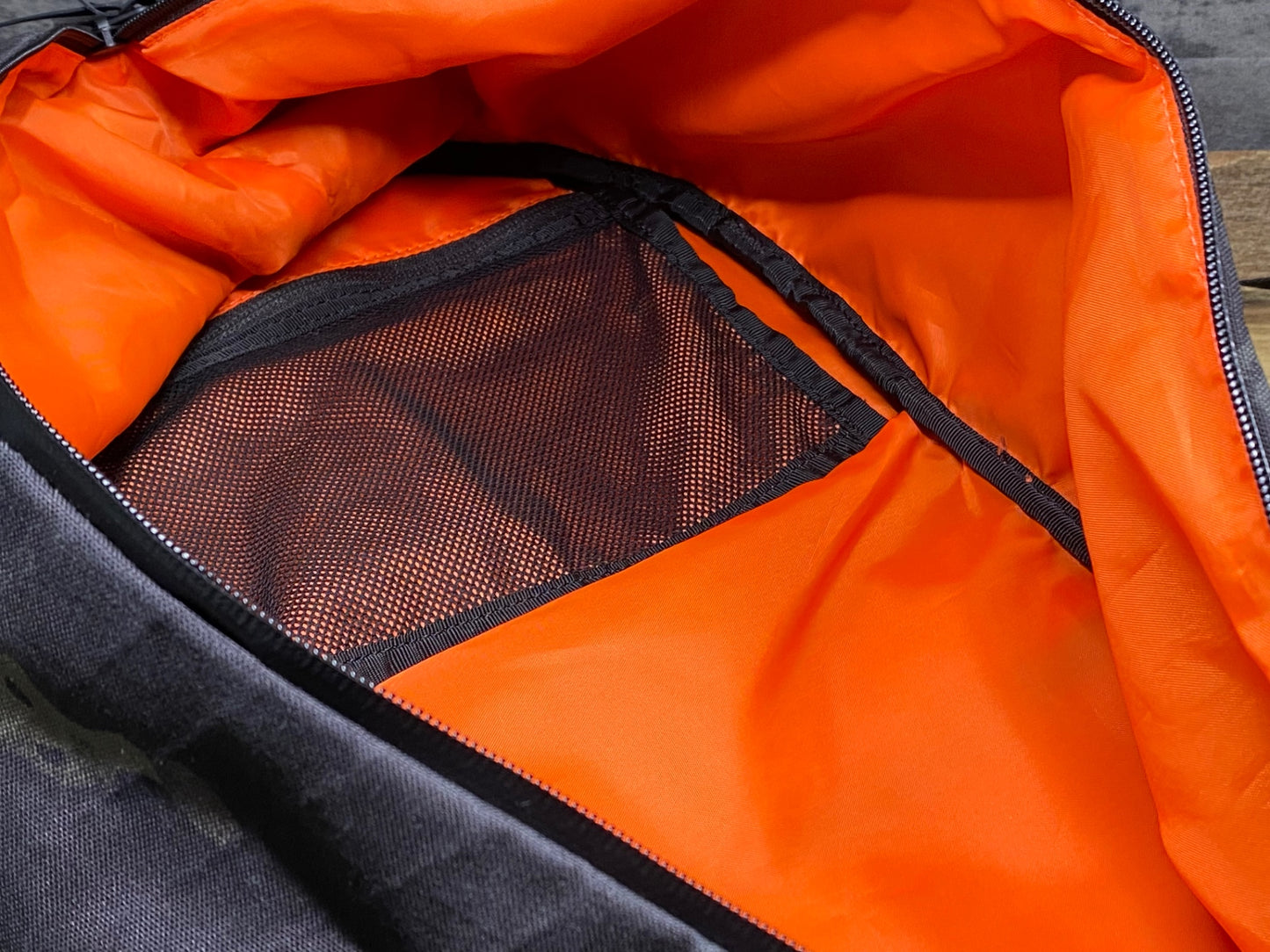 IY040 コードオブベル CODEOFBELL CROSSPACK-L ボディーバック メッセンジャーバック 迷彩