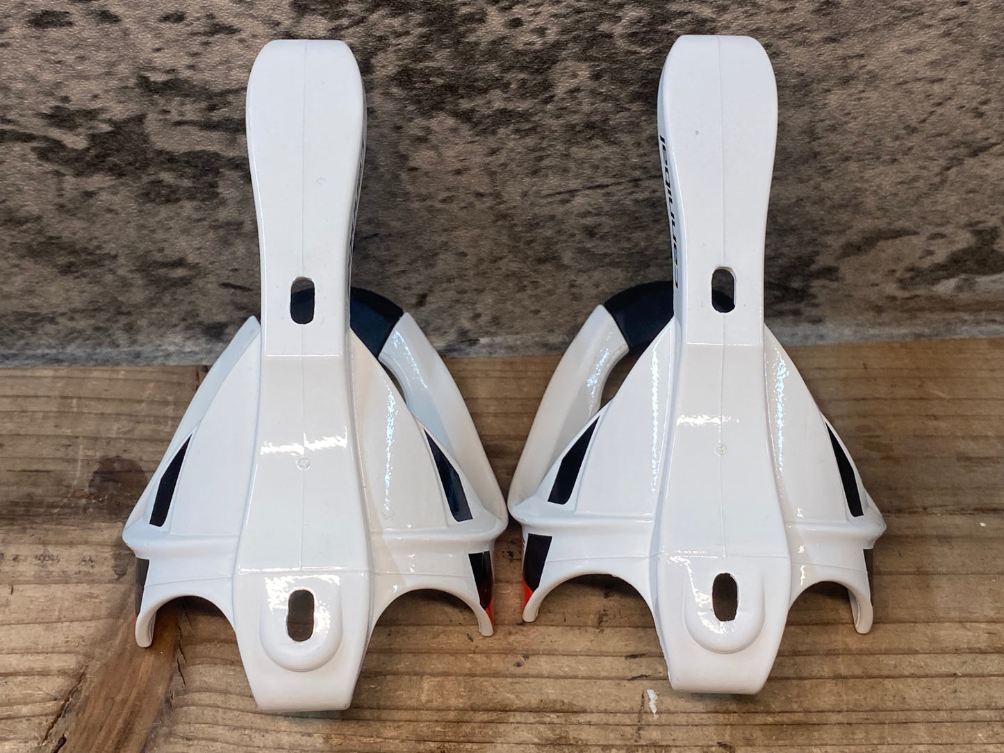 IT767 エリート ELITE CANNIBAL ボトルケージ