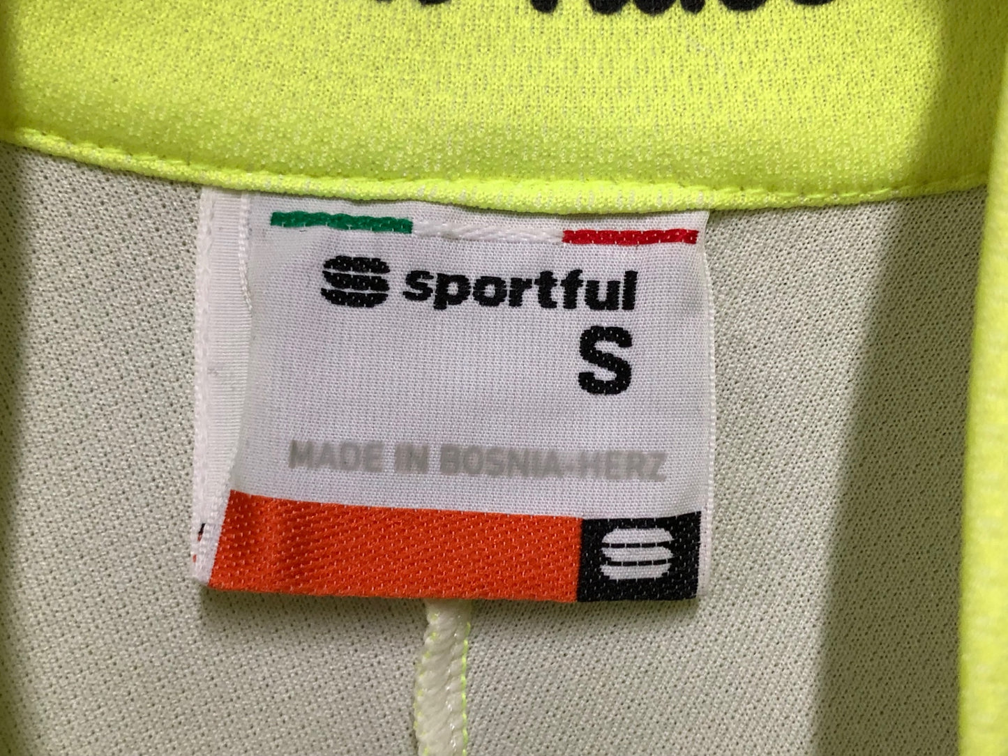 IZ889 スポーツフル sportful 半袖 サイクルジャージ 黒 黄 S TREK Segafredo