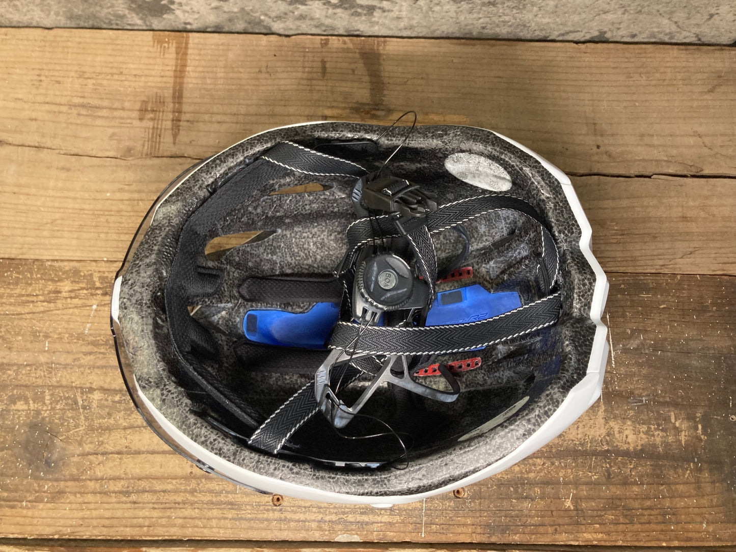 JA056 OGKカブト OGK KABUTO エアロ AERO-R2 サイクルヘルメット L/XL 白 2024/04購入