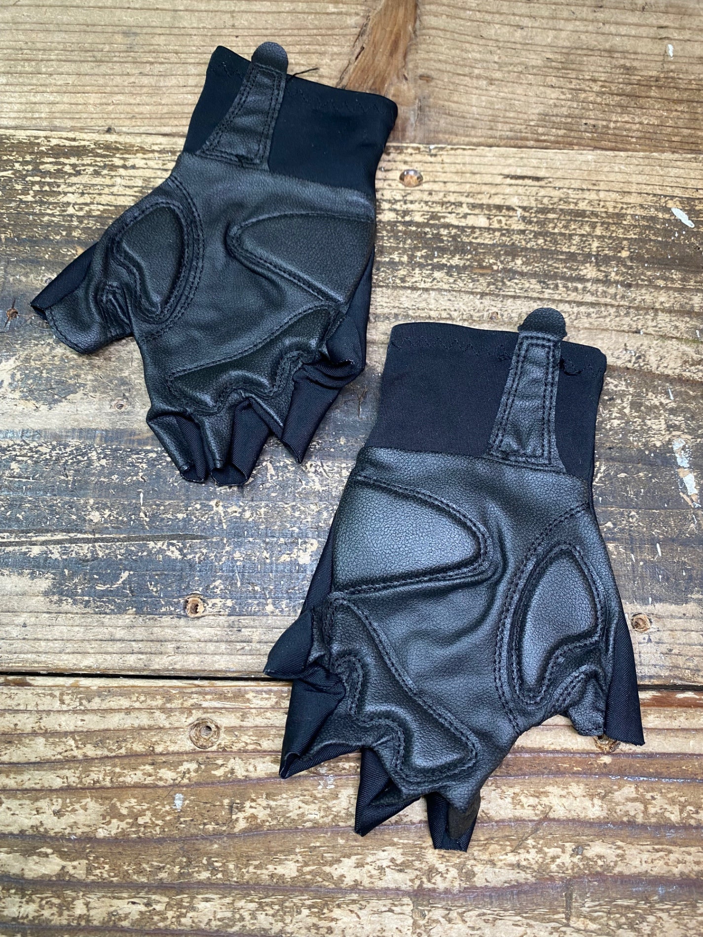 JB090 リオンドカペルミュール Lion de KAPELMUUR 指切り グローブ 黒 XS