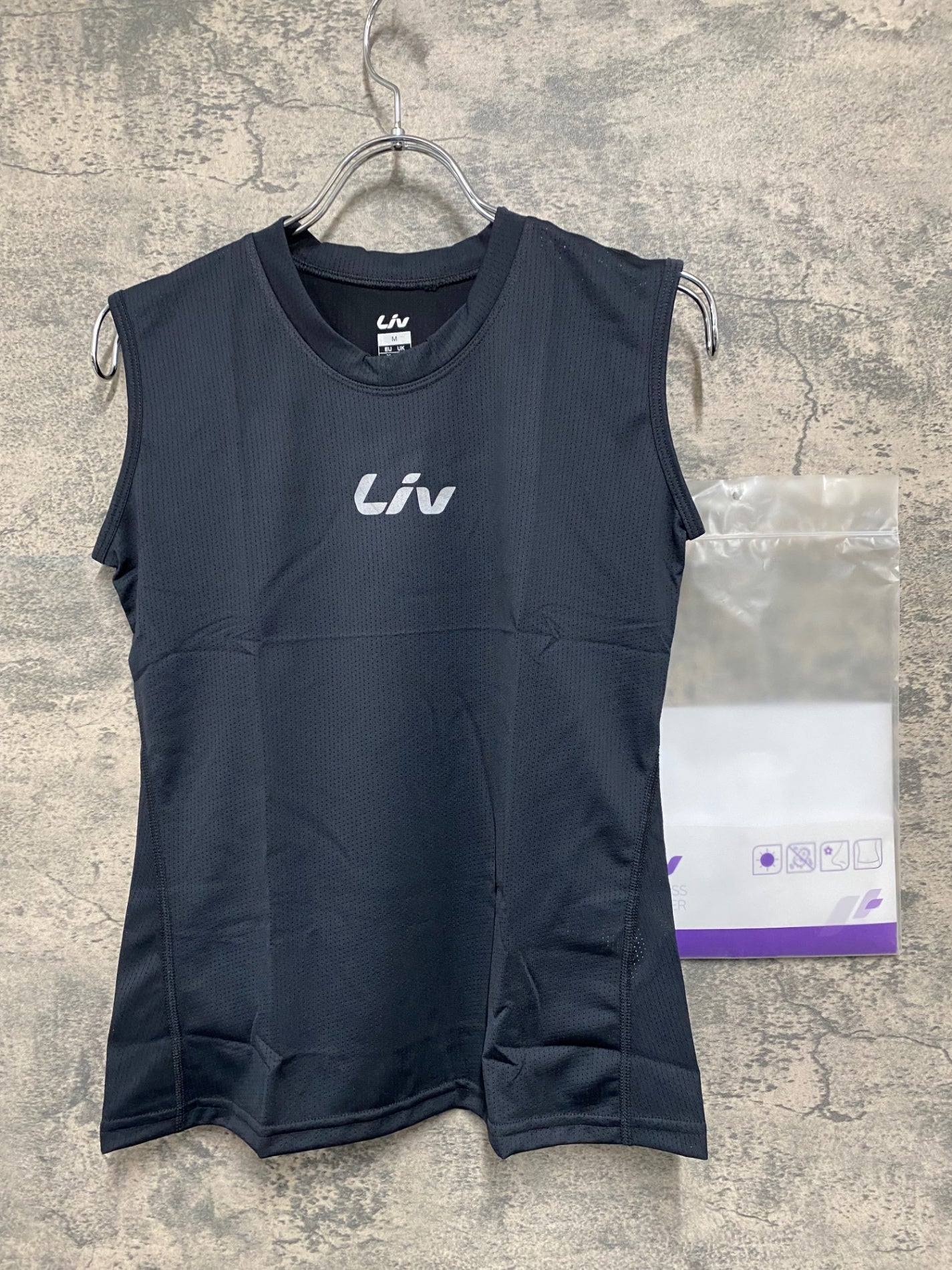 IV922 ジャイアント GIANT Liv ノースリーブ ベースレイヤー 黒 レディース M メッシュ