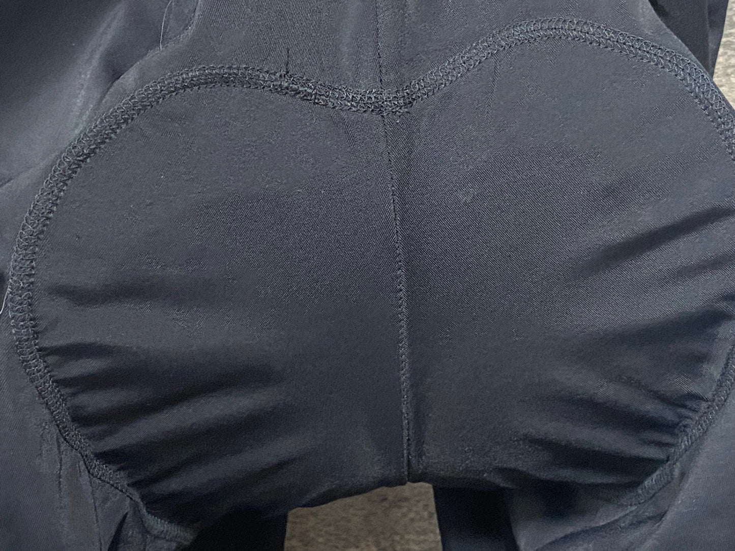 IY347 キャニオン CANYON ビブショーツ 黒 M