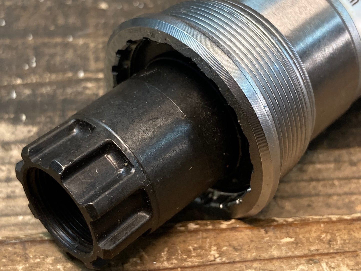 IS153 シマノ SHIMANO ネクサーヴ NEXAVE BB-C900 BB 121mm 68mm