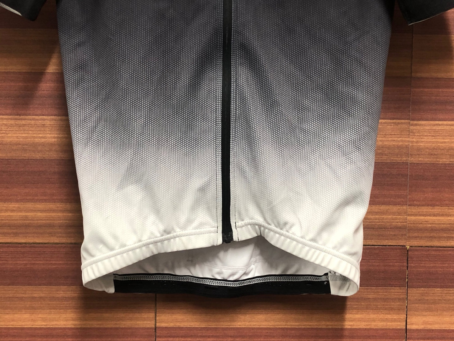 IP127 パールイズミ PEARL iZUMi 半袖 サイクルジャージ 黒 白 M