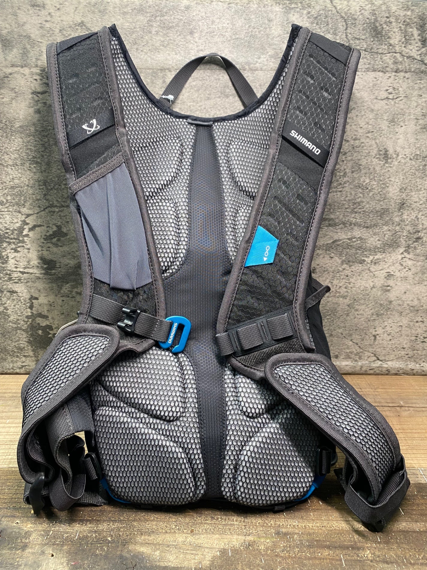 IQ258 シマノ SHIMANO U-10 バックパック 黒 水色