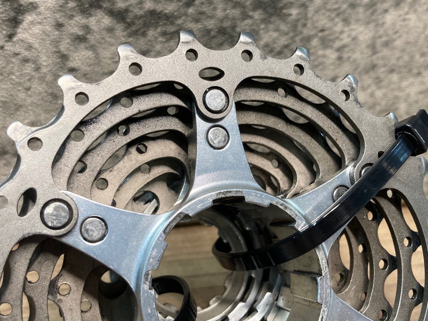 IJ750 シマノ SHIMANO デュラエース DURA-ACE CS-7700 スプロケット 9S 12-25T