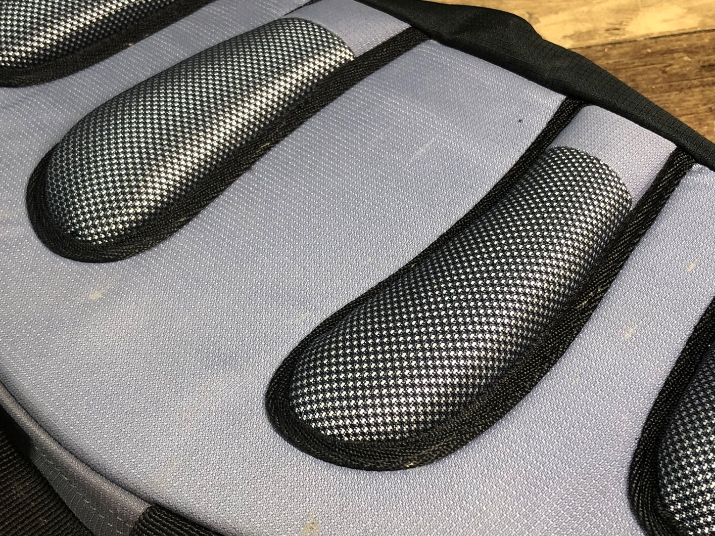 IE492 ドイター deuter ウエストポーチ グレー