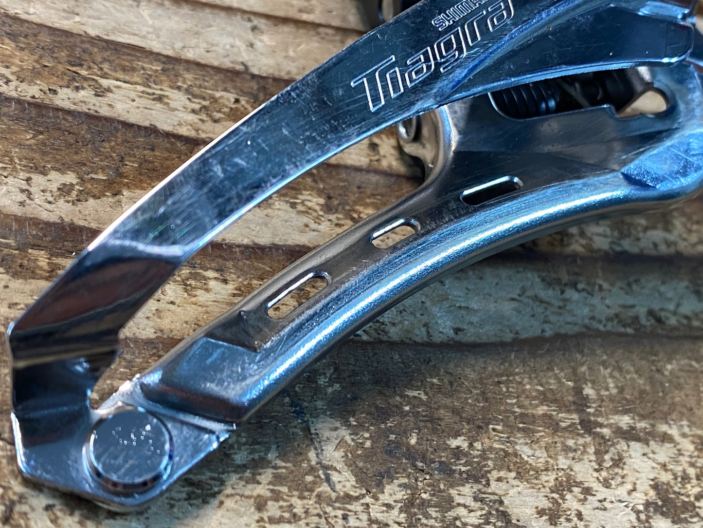 JD604 シマノ SHIMANO ティアグラ Tiagra FD-4700 フロントディレイラー 直付 ※プレート欠品