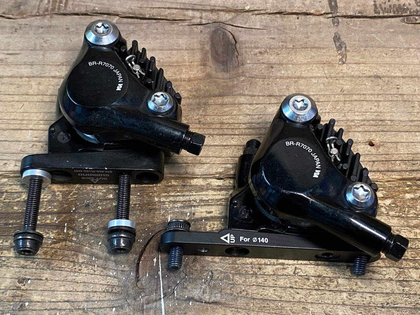 IX767 シマノ SHIMANO 105 BR-R7070 ディスクブレーキキャリパー 前後セット 油圧