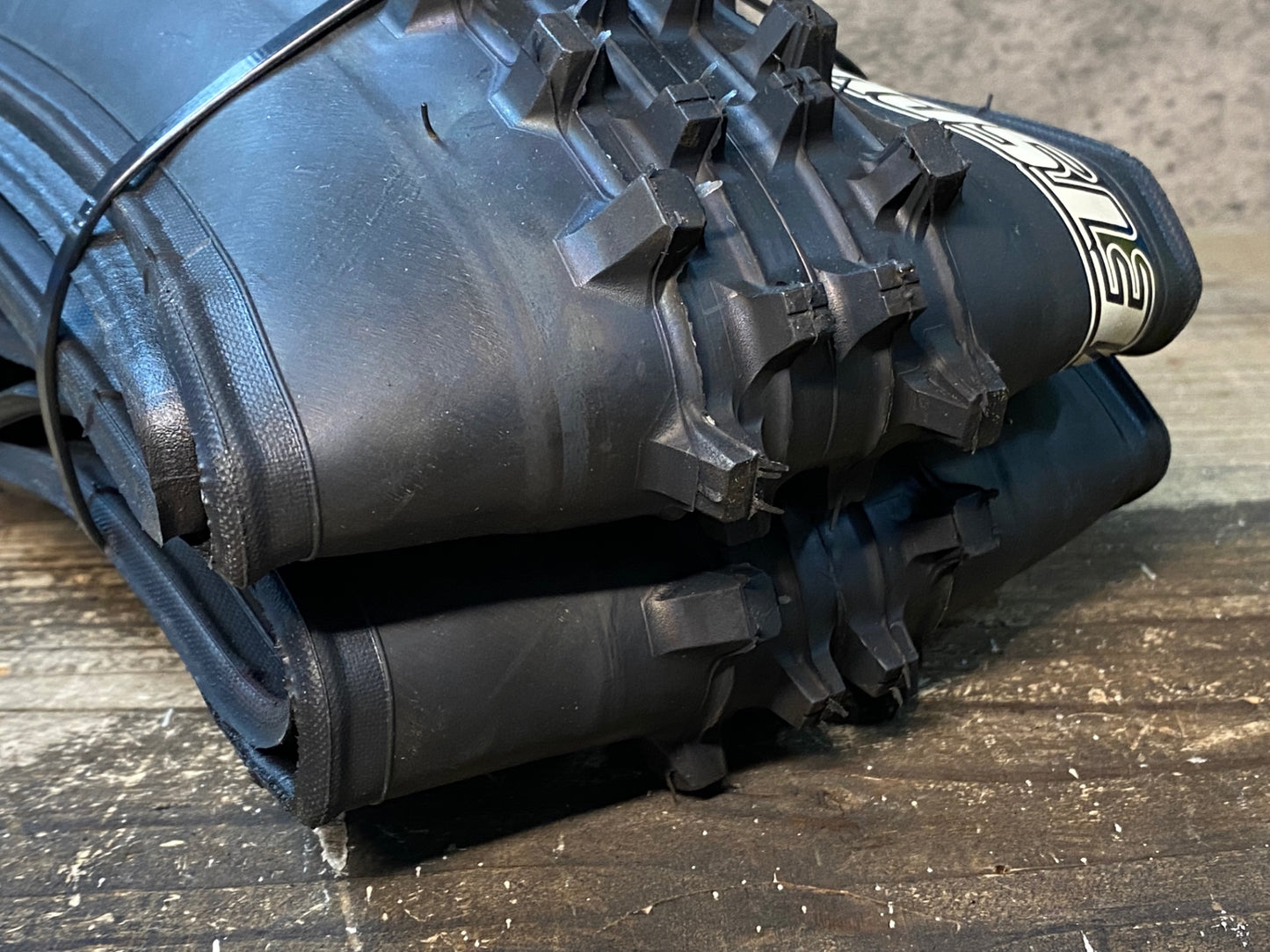 IR398 マキシス MAXXIS WETSCREAM クリンチャータイヤ 27.5X2.50