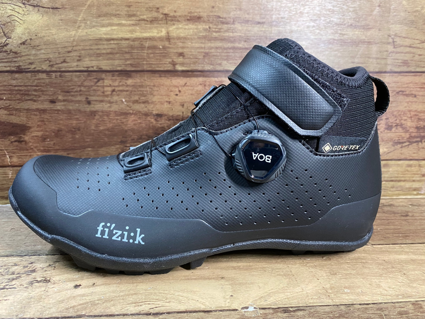 IC574 フィジーク fizik TEMPO ARTICA GTX ビンディングシューズ EU 39 黒 SPD GORE TEX