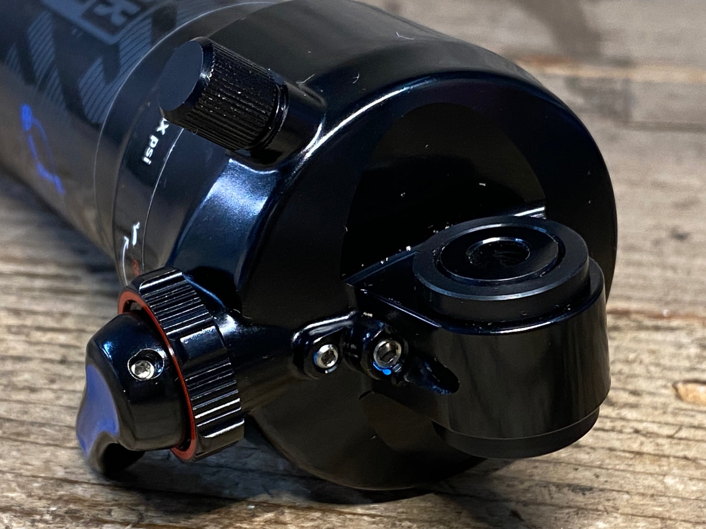 IR818 ロックショックス ROCKSHOX DELUXE RT3 210x10mm リアサスペンション リアショック