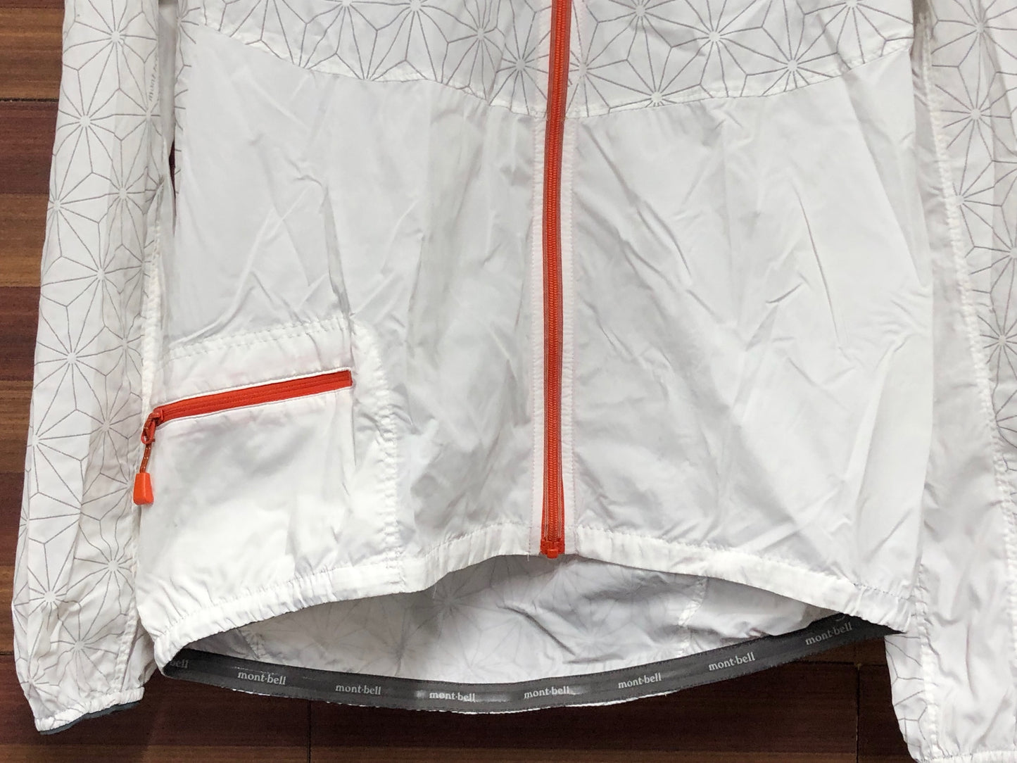 IT617 モンベル mont bell 長袖ウィンドブレーカー 白 S