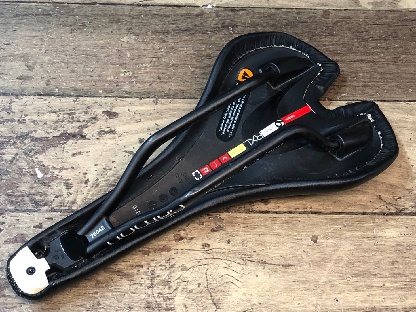 IH116 ボントレガー BONTRAGER アフィニティ Affinity RXL サドル カーボンレール 黒 138mm