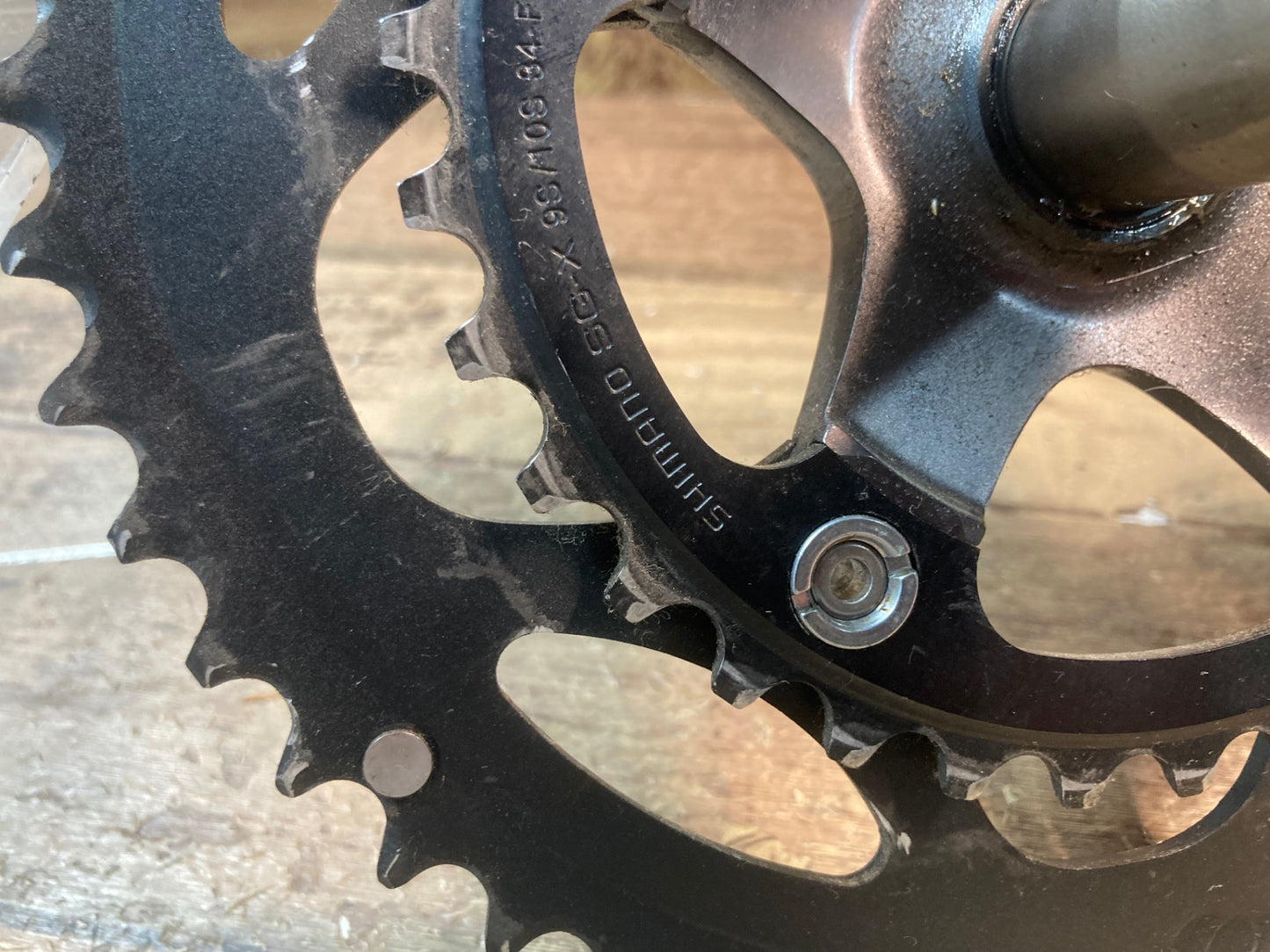 IM738 シマノ SHIMANO 105 FC-5600 クランクセット 50/34T 170mm