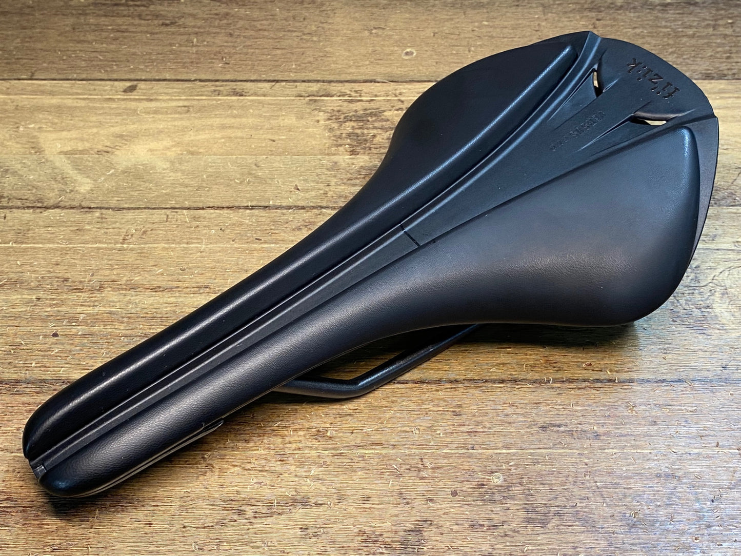 IX904 フィジーク fizik アンタレス Antares R3 VERSE evo サドル 黒 140mm kium