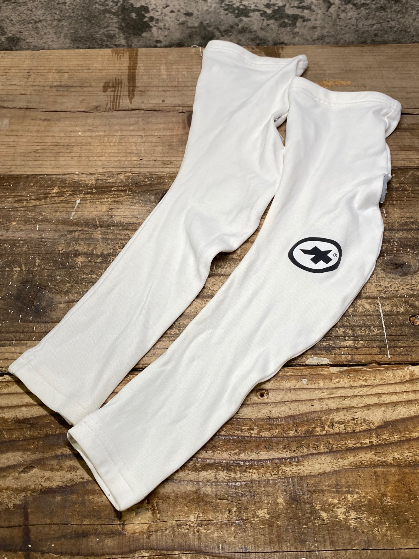 IW502 アソス Assos アームカバー 白 Ⅰ