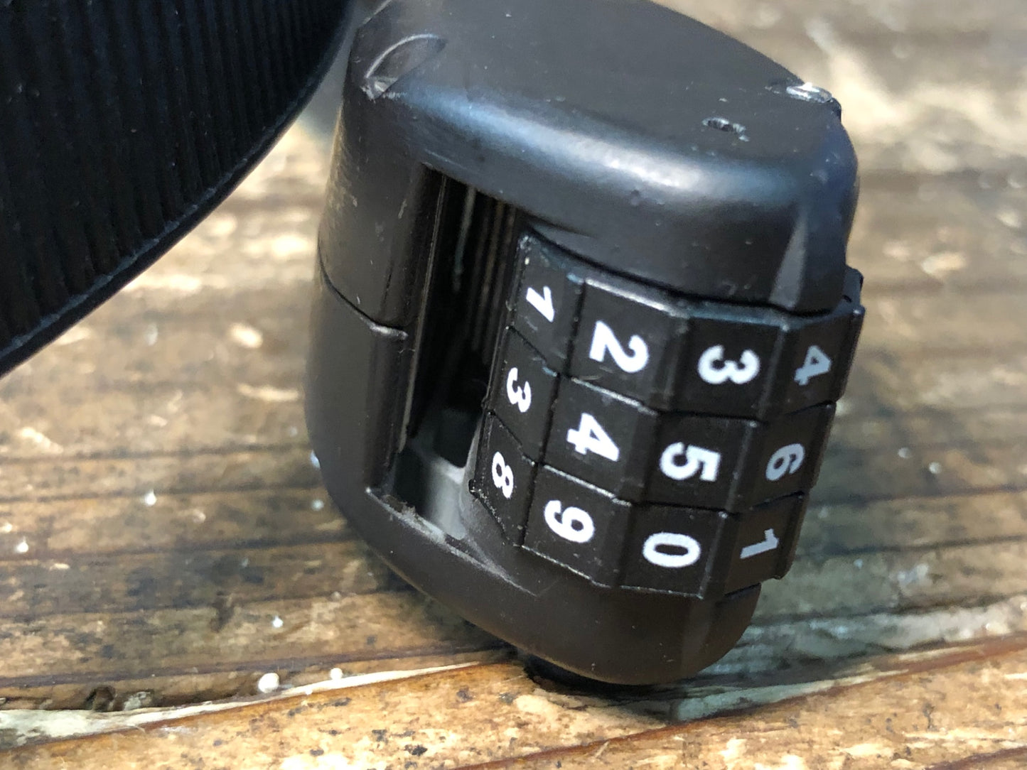 IU041 オットーロック OTTOLOCK サイクルロック 152cm 黒