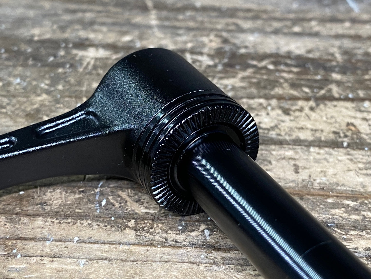 IW262 KCNC クイック&イージー スルーアクスル スキュワー QUICK&EASY リア 12x148mm