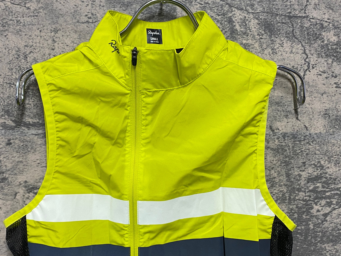 IY110 ラファ Rapha Brevet ジレ サイクルベスト S ネオンイエロー