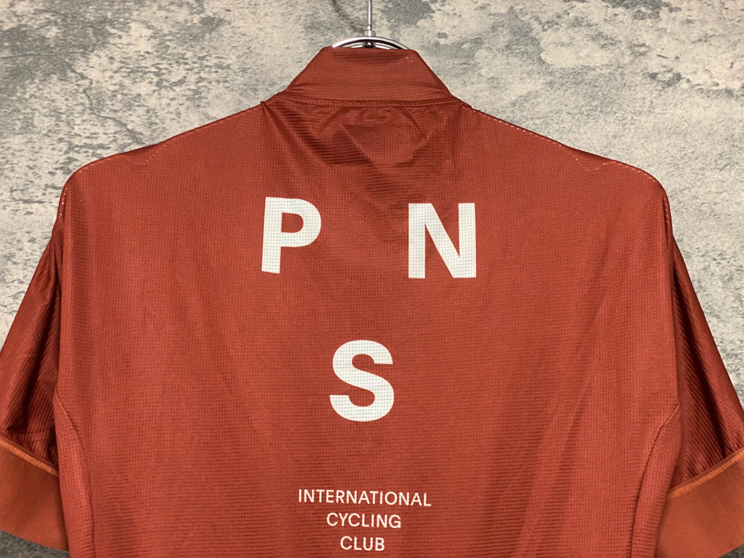 JC422 パスノーマルスタジオ Pas Normal Studios | Men's Mechanism Jersey 半袖 サイクルジャージ ブリック S